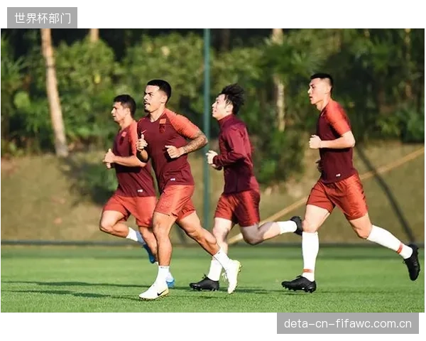 国脚分散于全球各大联赛，长途飞行征召对球员的身体恢复构成额外挑战。与2022年卡塔尔世界杯阵容相比，超过半数球员更替，新老交替的阵痛期或影响成绩。